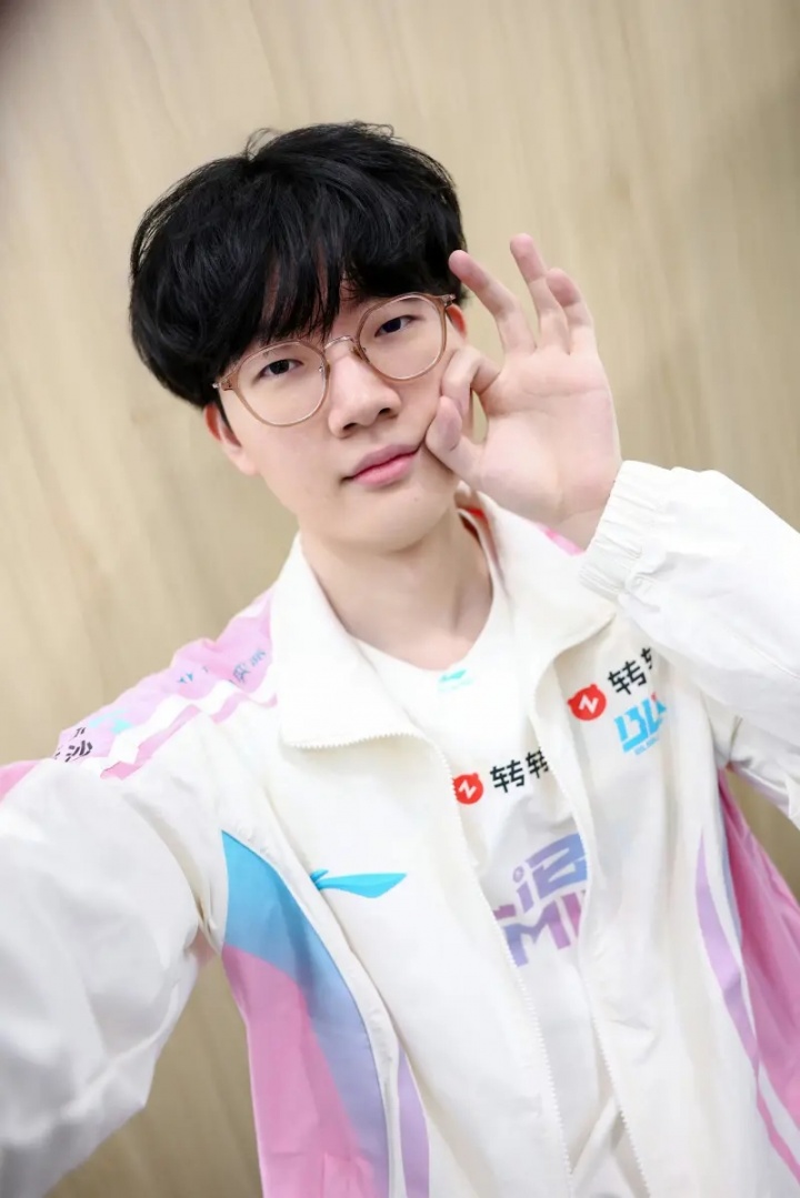 BLG下路选手Viper更新动态: 新一年大家一起加油!